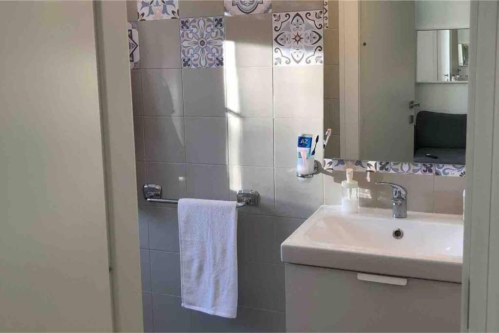 Design Moderno:Monolocale Spazioso Vicino Metro M2 Мілан Екстер'єр фото